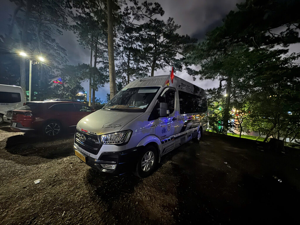Thuê xe 16 chỗ TP. Hồ Chí Minh